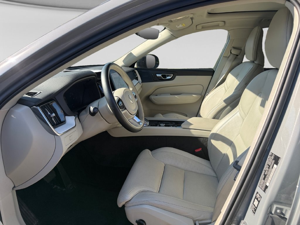 Used 2026 Volvo XC60 B5 Ultra AWD/4WD image 15