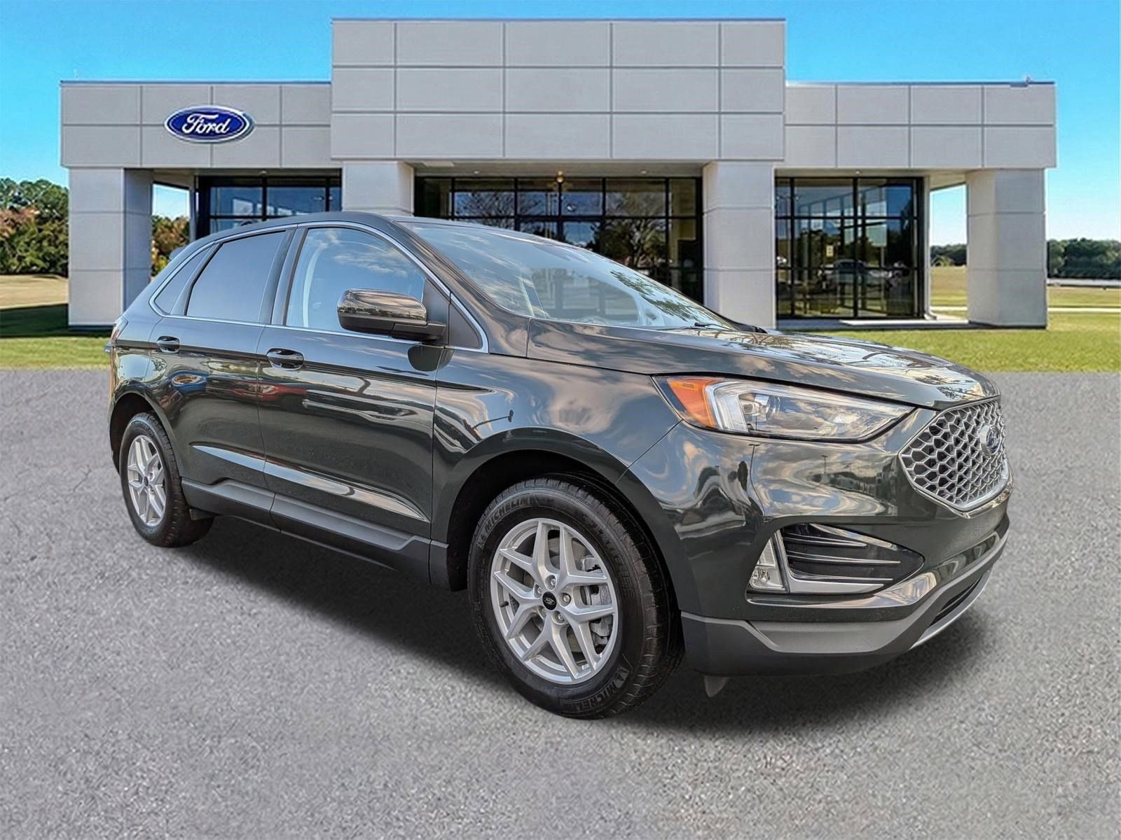 Certified 2024 Ford Edge SEL w/ Convenience Package AWD/4WD image 2