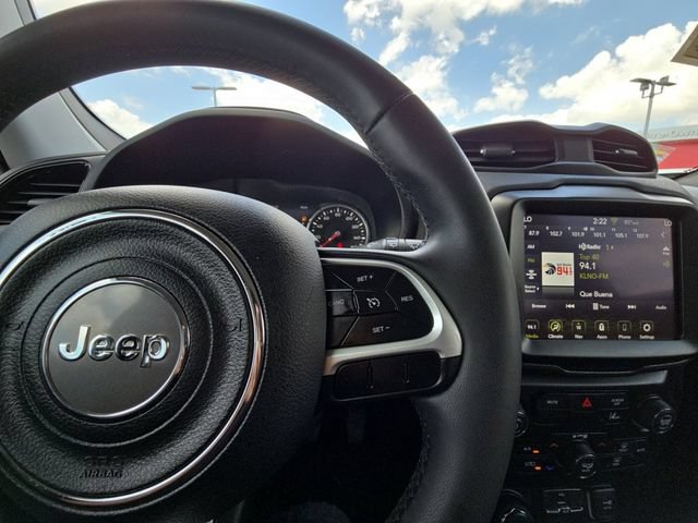 Used 2023 Jeep Renegade Altitude AWD/4WD image 12