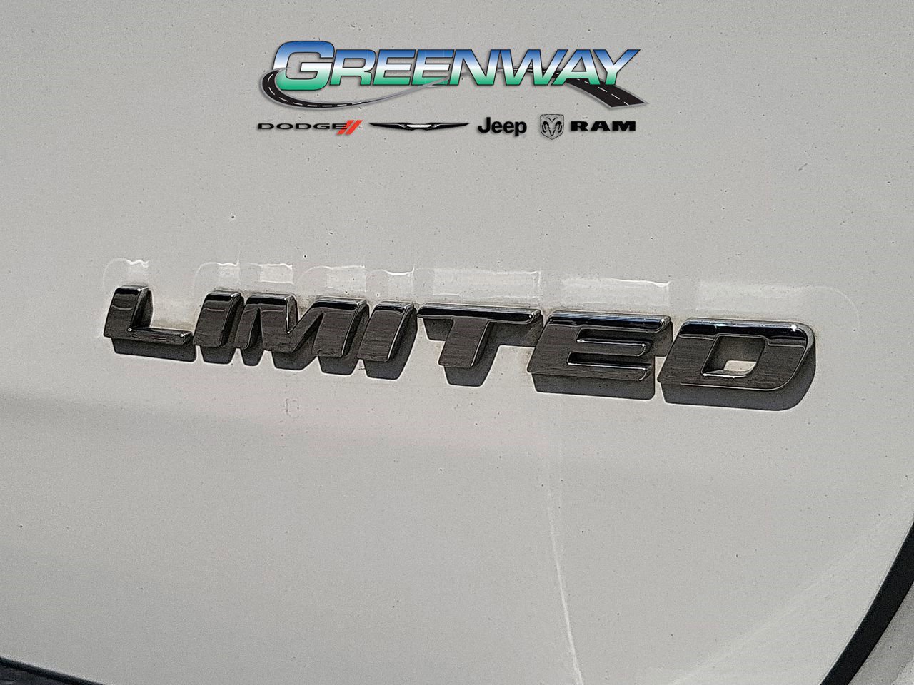 Used 2016 Dodge Durango Limited w/ Nav & Power Liftgate Group RWD image 9