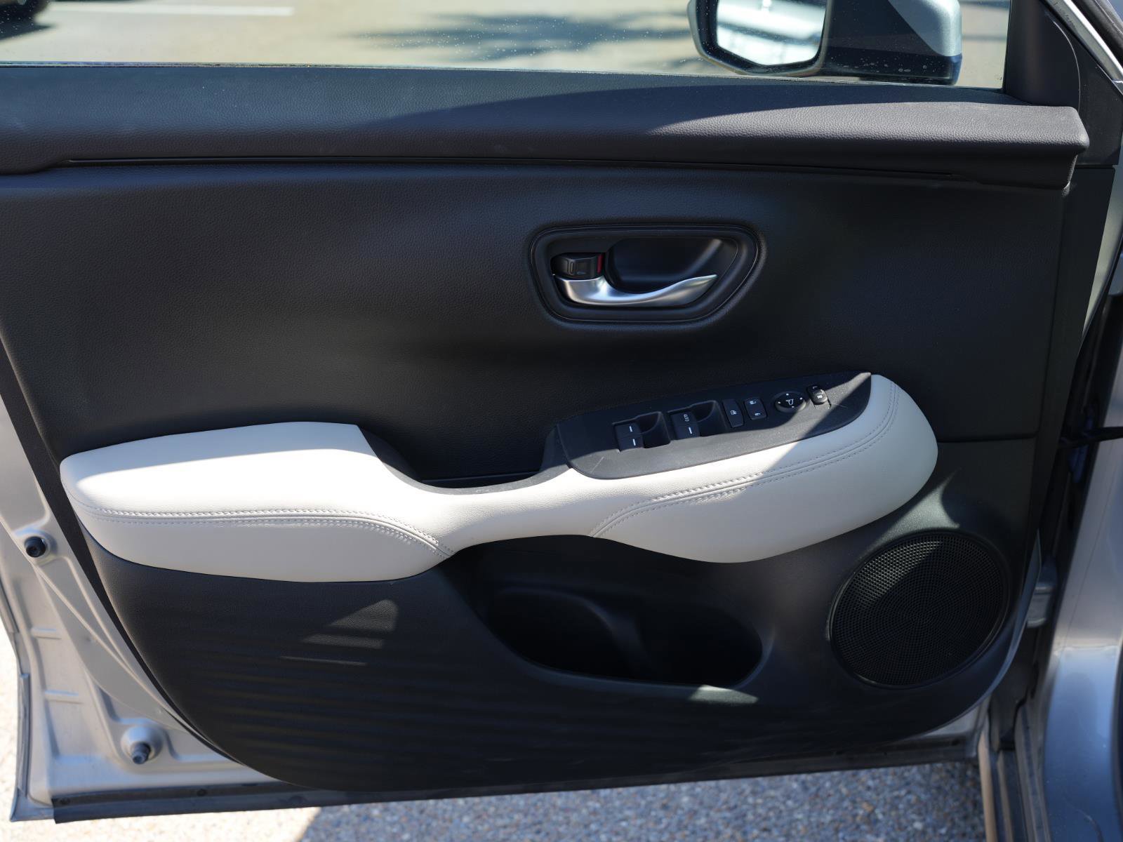 Used 2024 Honda HR-V LX image 9