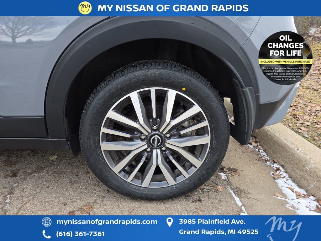 Used 2024 Nissan Kicks SV image 32