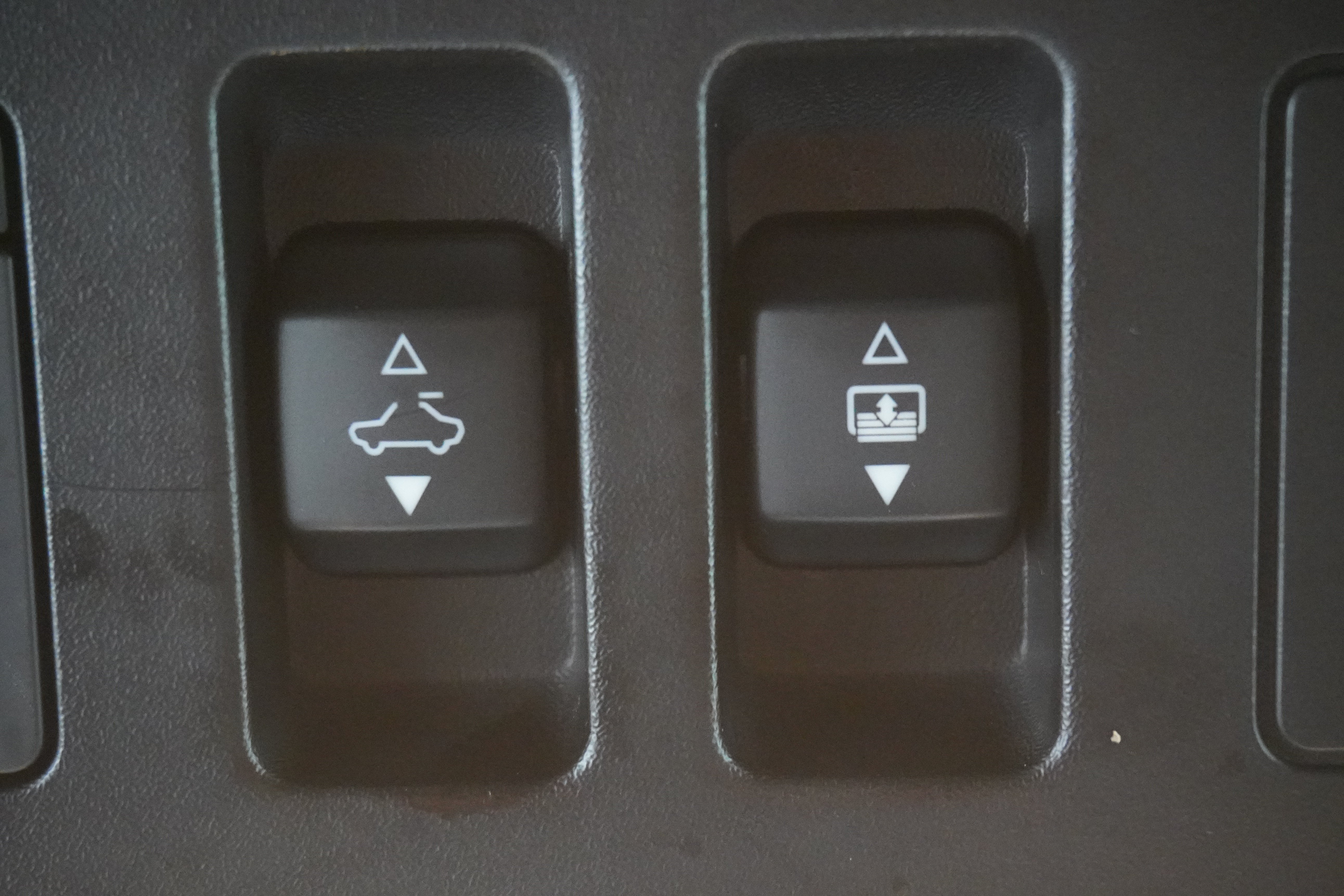 Used 2024 Nissan Pathfinder Platinum w/ Lighting Package (N93) FWD image 29