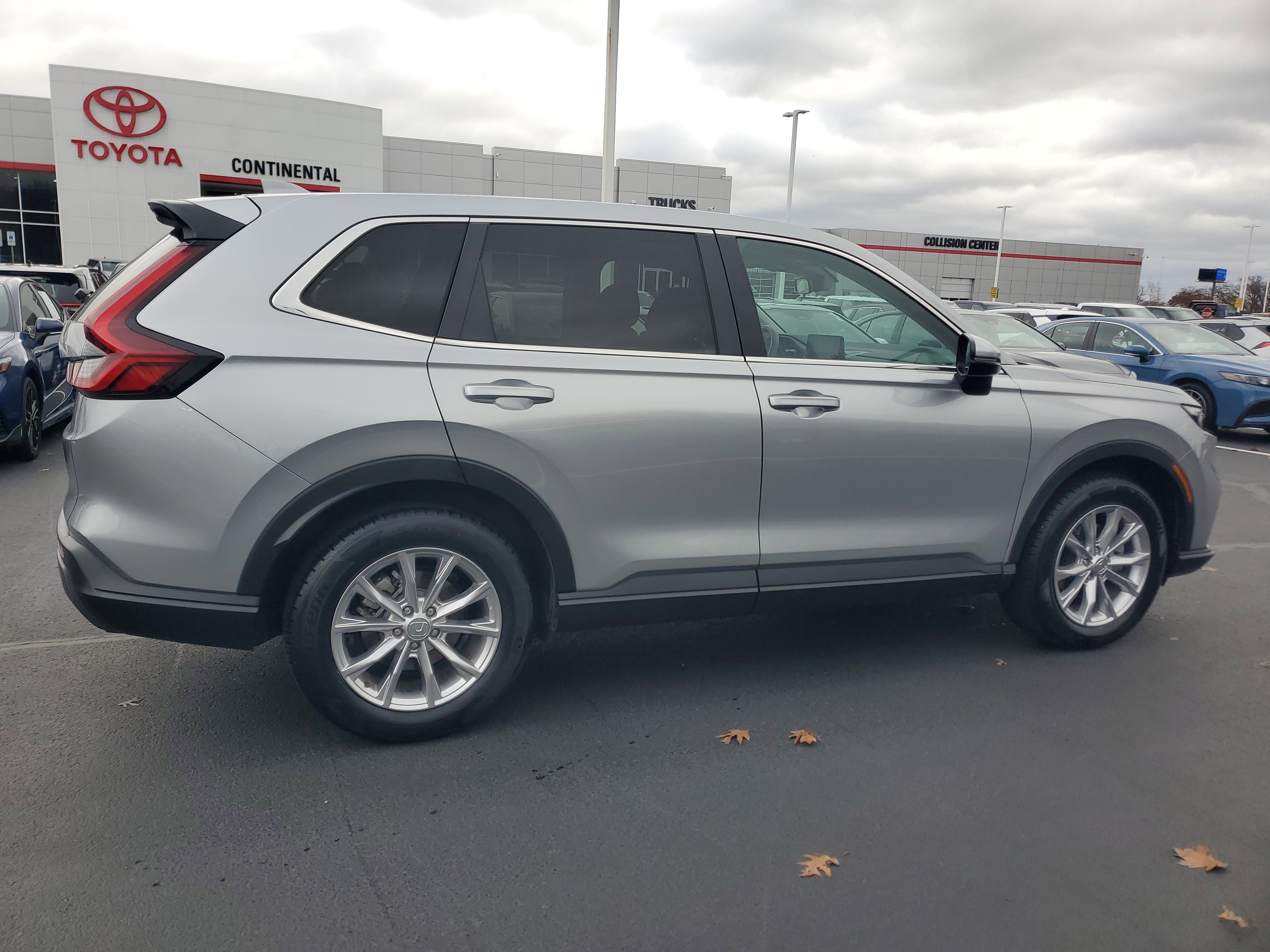 Used 2024 Honda CR-V EX image 5