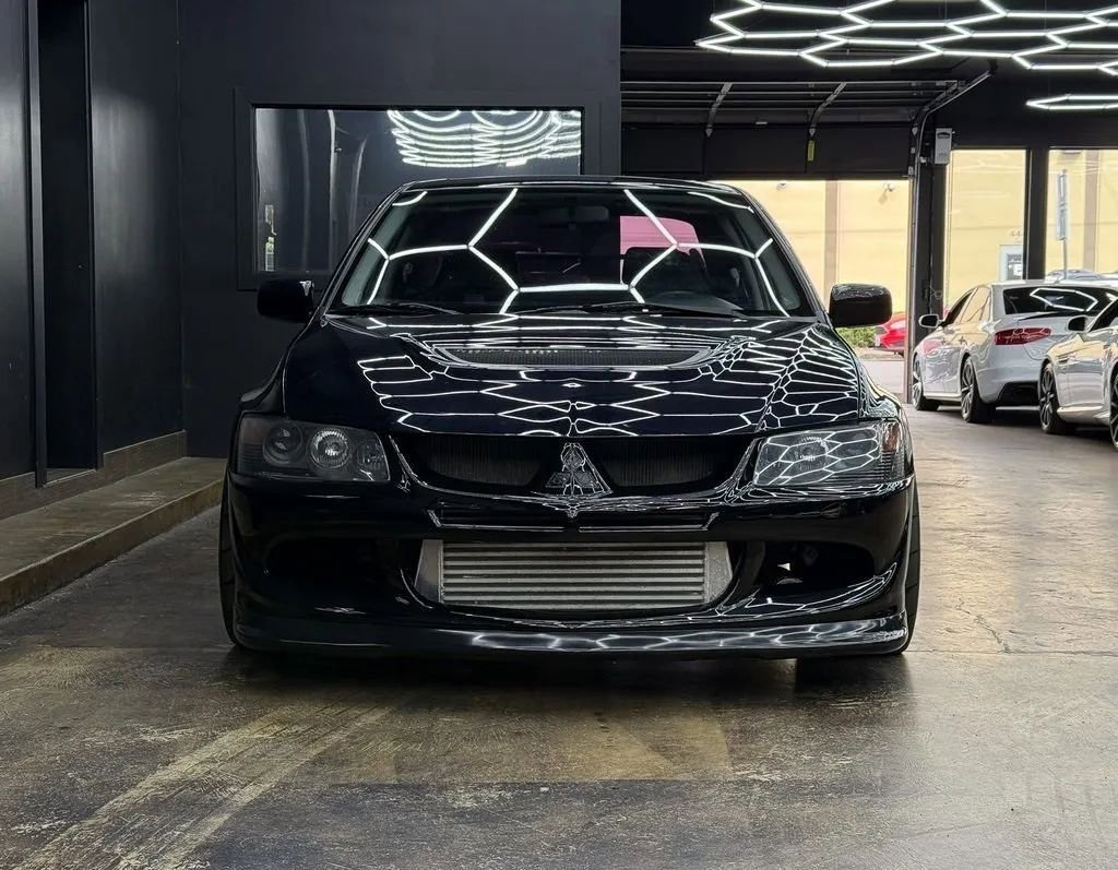 Used 2004 Mitsubishi Lancer Evolution AWD/4WD image 2