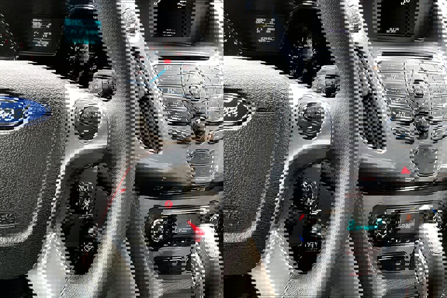 Used 2016 Ford Transit Connect Titanium image 24