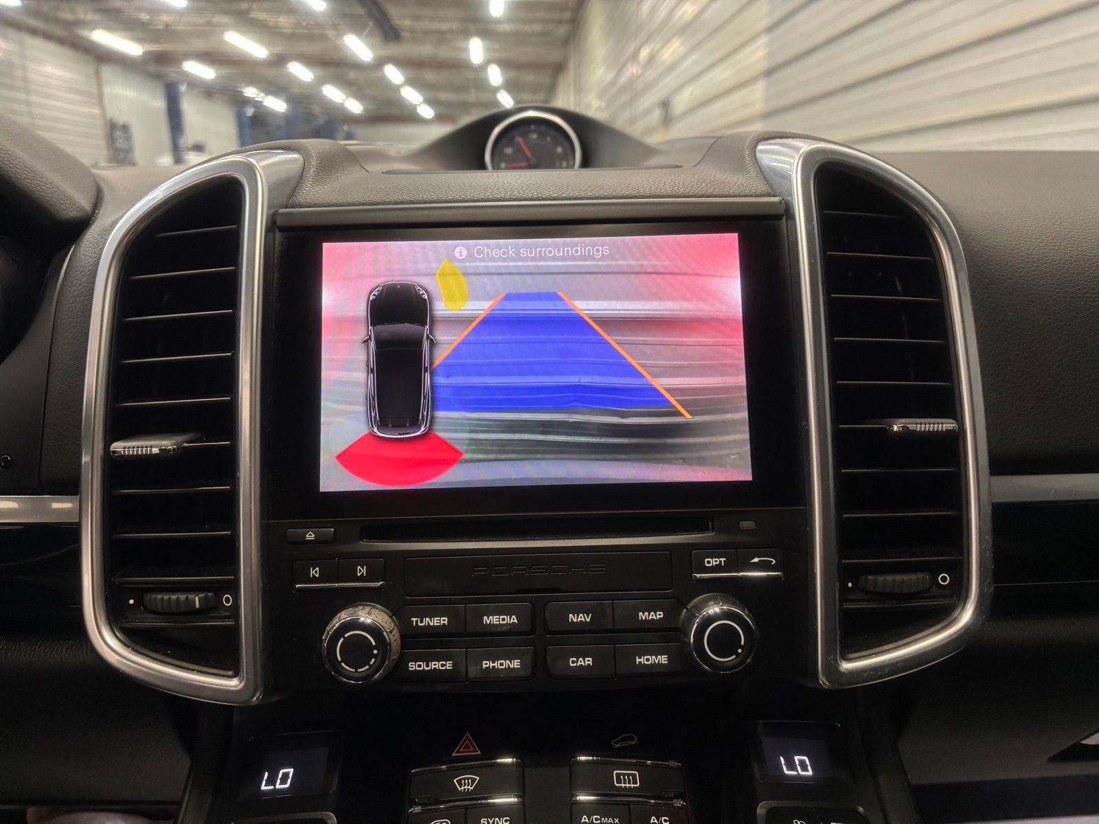 Used 2018 Porsche Cayenne AWD/4WD image 19