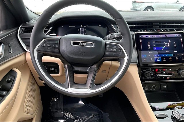 Certified 2024 Jeep Grand Cherokee Limited w/ Luxury Tech Group II image 5