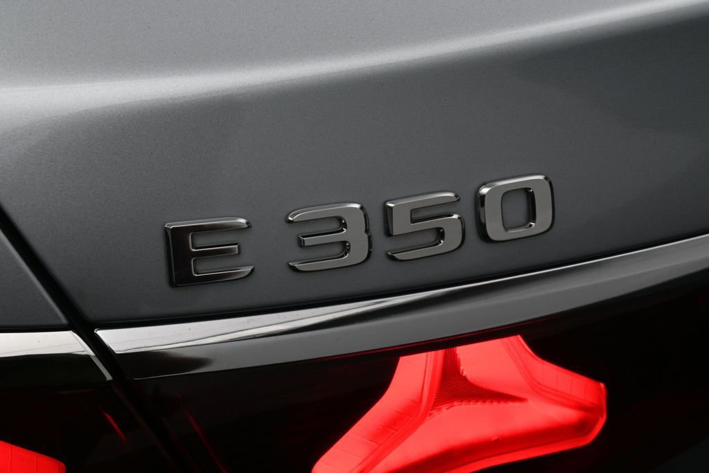Used 2024 Mercedes-Benz E 350 4MATIC Sedan image 8