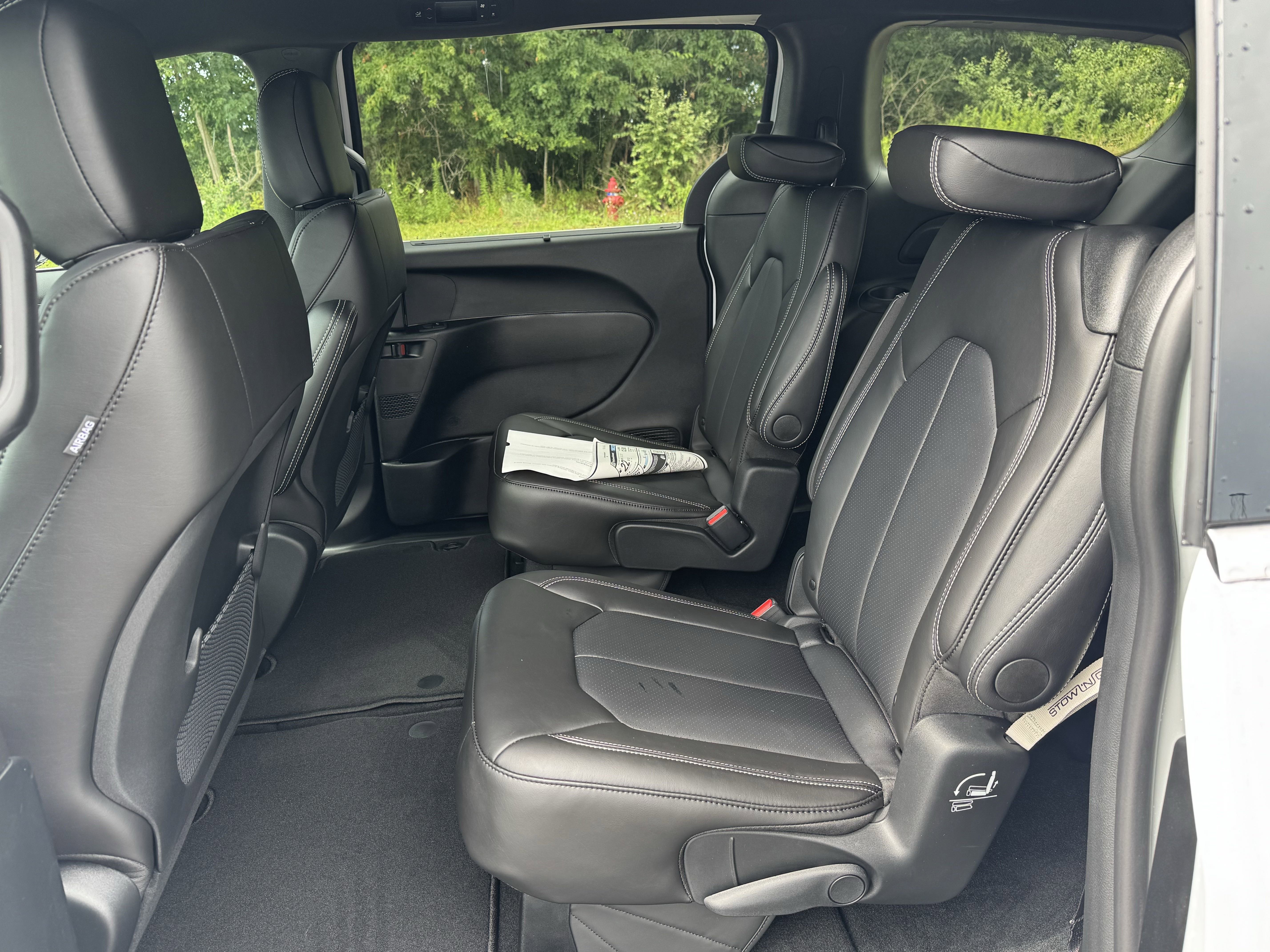 New 2025 Chrysler Voyager LX image 23