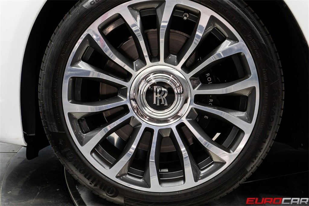 Used 2018 Rolls-Royce Dawn image 21