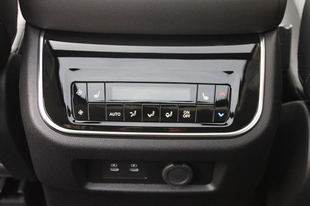 Certified 2025 INFINITI QX80 Pure image 30