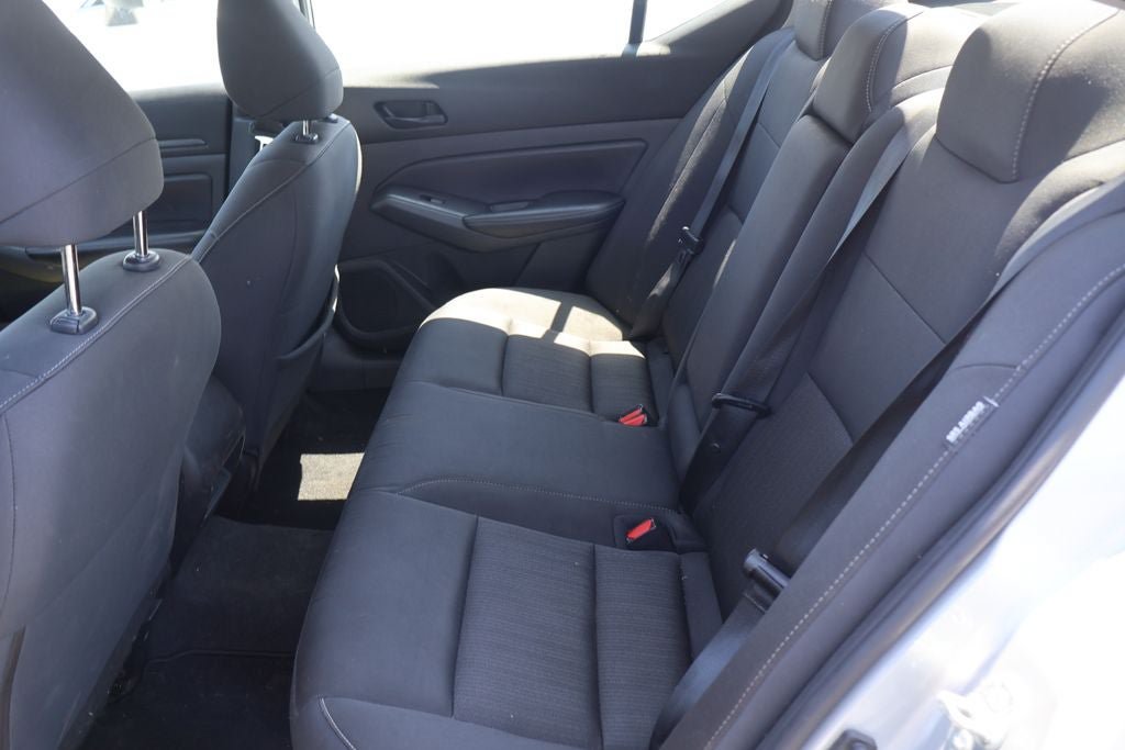 Used 2024 Nissan Altima 2.5 SV FWD image 11