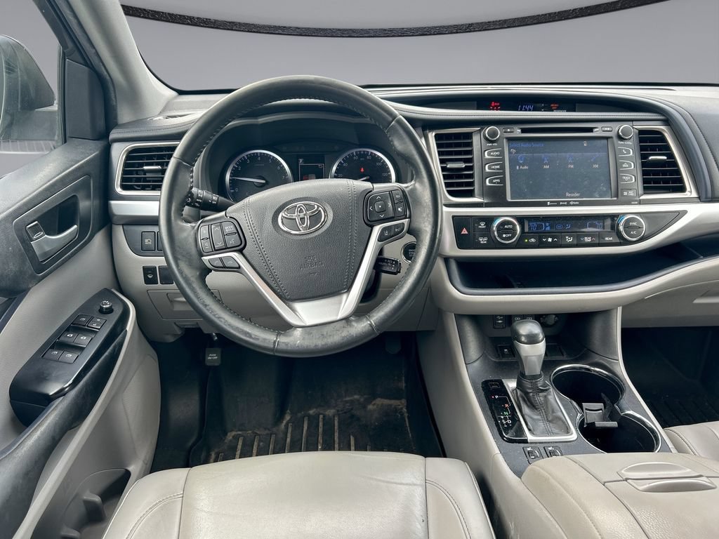 Used 2019 Toyota Highlander XLE FWD image 10