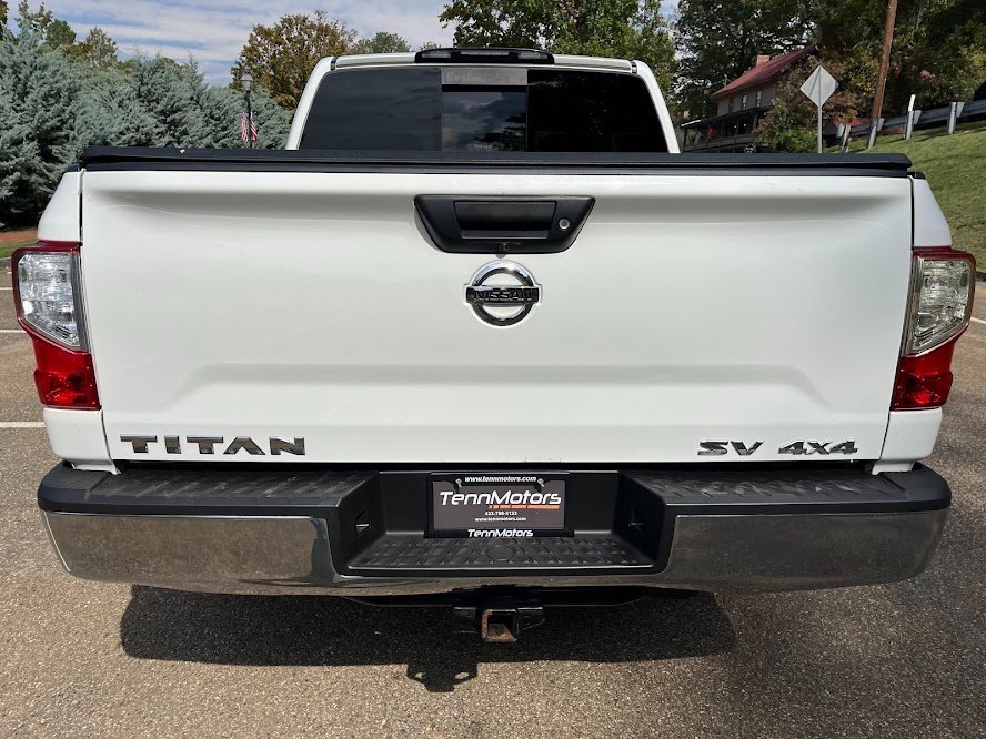 Used 2019 Nissan Titan SV image 42