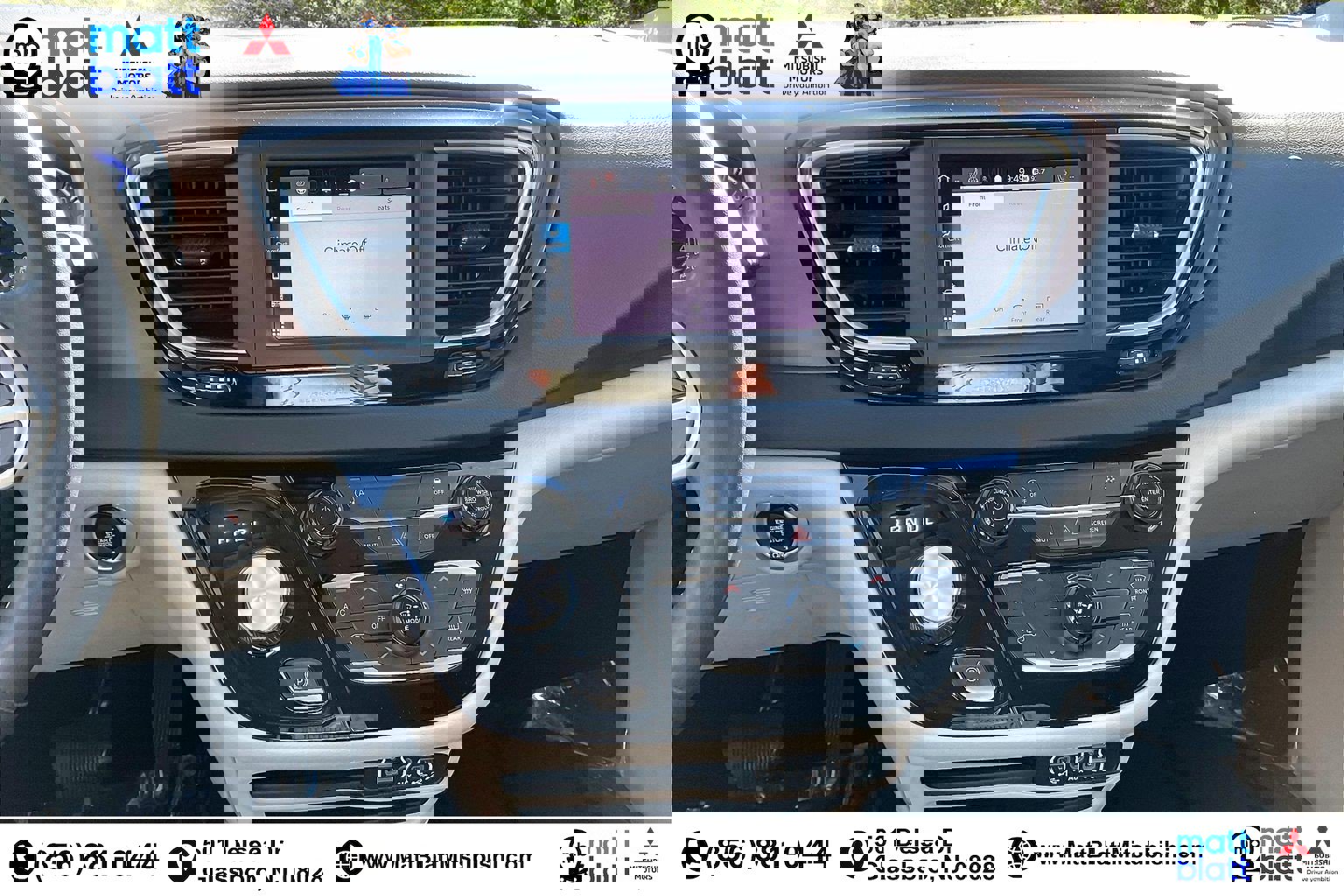 Used 2023 Chrysler Voyager LX image 7