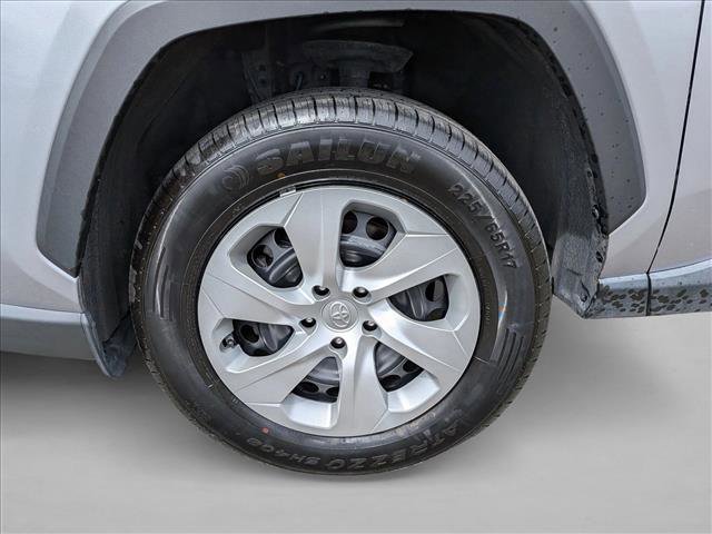 Used 2021 Toyota RAV4 LE FWD image 22