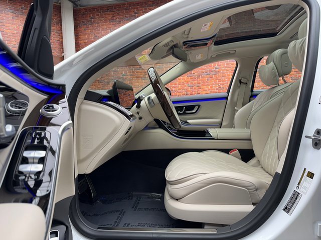 Used 2025 Mercedes-Benz S 580e S 580e image 22