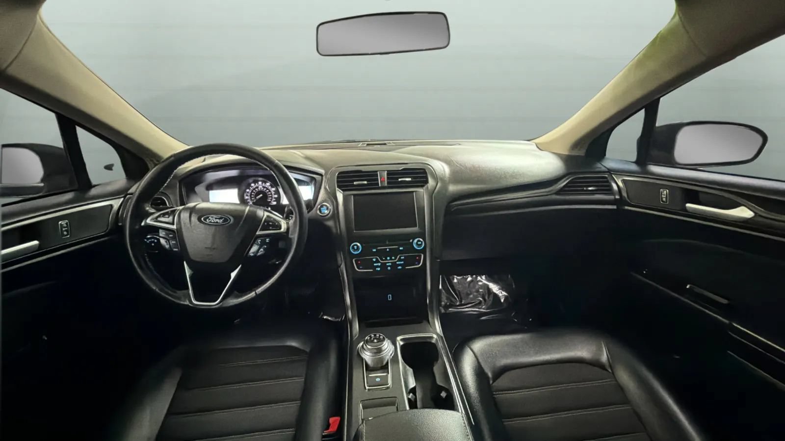 Used 2018 Ford Fusion SE w/ Equipment Group 201A FWD image 10