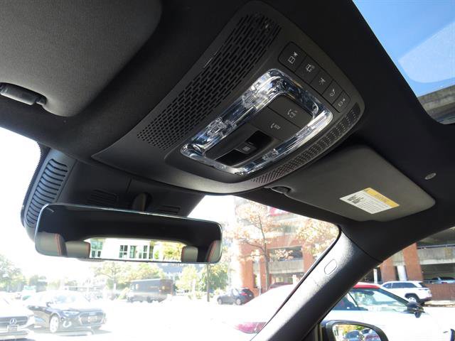 Used 2025 Mercedes-Benz GLB 35 AMG 4MATIC image 17