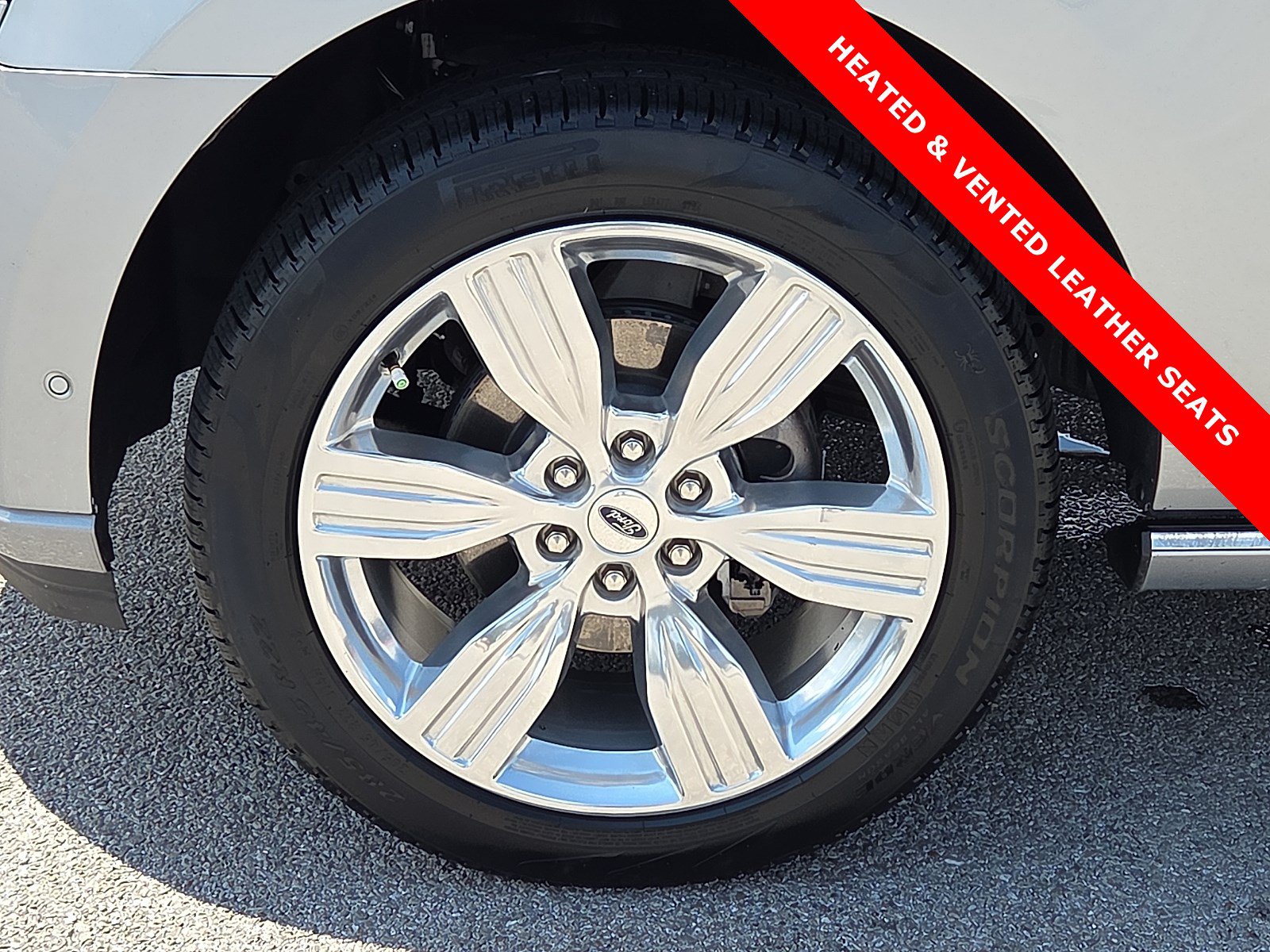 Used 2024 Ford Expedition Platinum AWD/4WD image 7