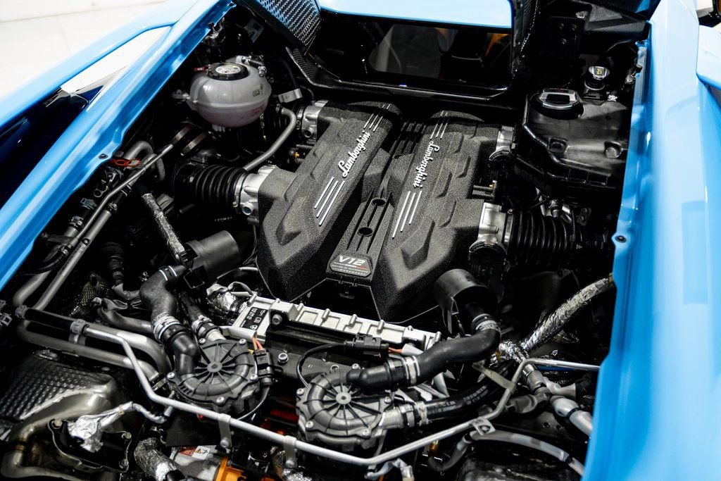 Used 2024 Lamborghini Revuelto image 41