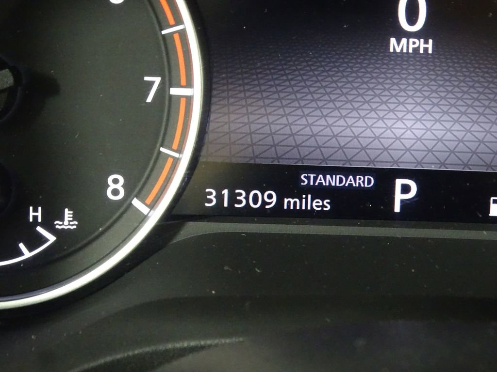 Used 2023 Nissan Rogue SV image 40