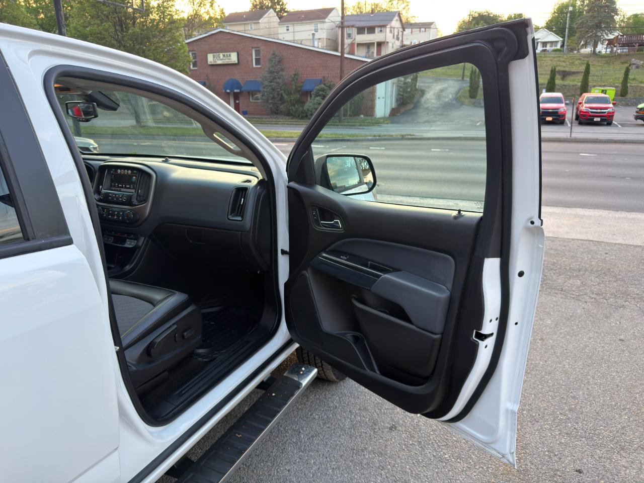 Used 2017 Chevrolet Colorado Z71 image 15