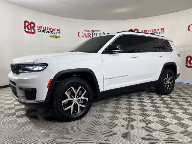 Used 2024 Jeep Grand Cherokee L Limited RWD image 3