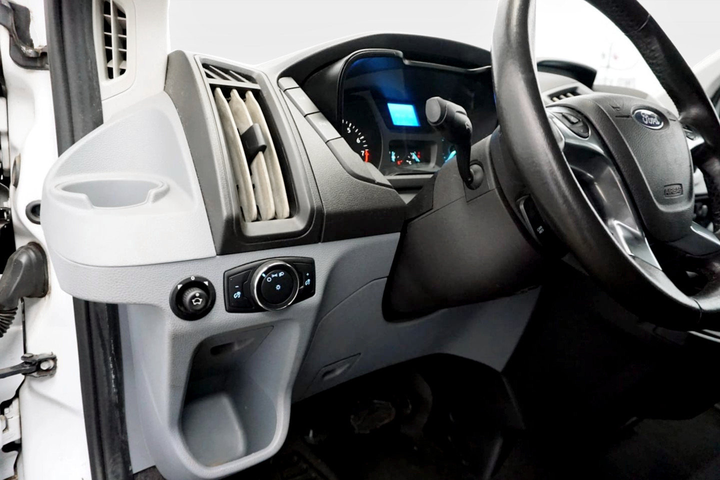 Used 2016 Ford Transit 150 XL RWD image 14