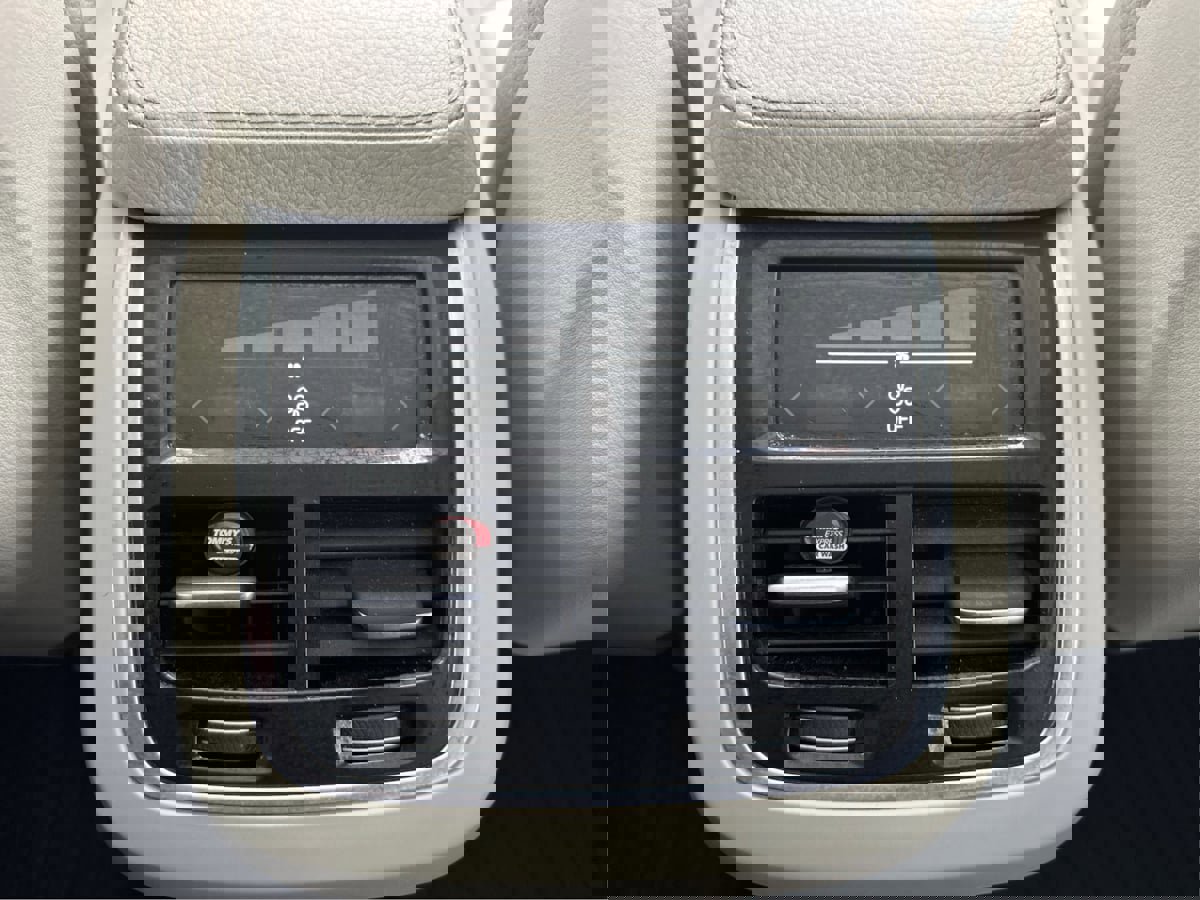 Used 2016 Volvo XC90 T6 Momentum w/ Momentum Plus Package image 46