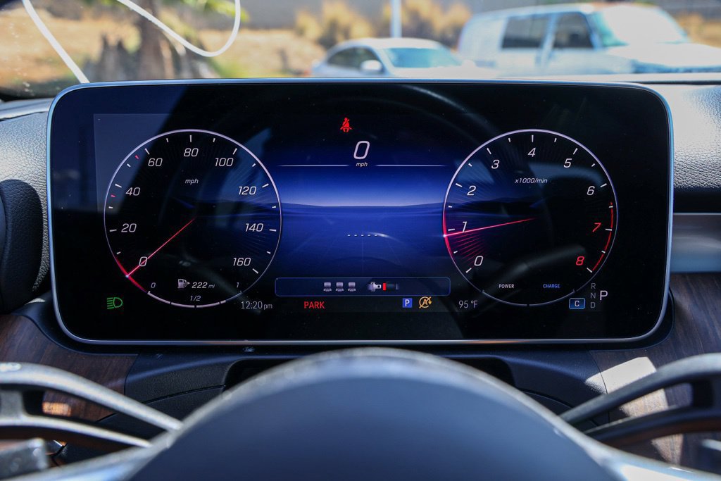 Used 2025 Mercedes-Benz C 300 4MATIC Sedan image 26