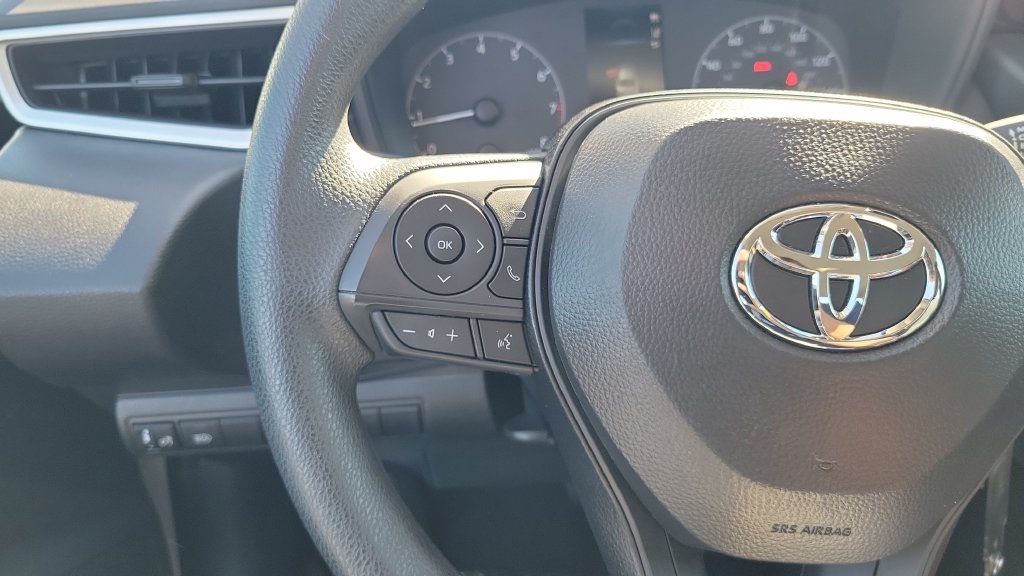 Used 2025 Toyota Corolla LE FWD image 18