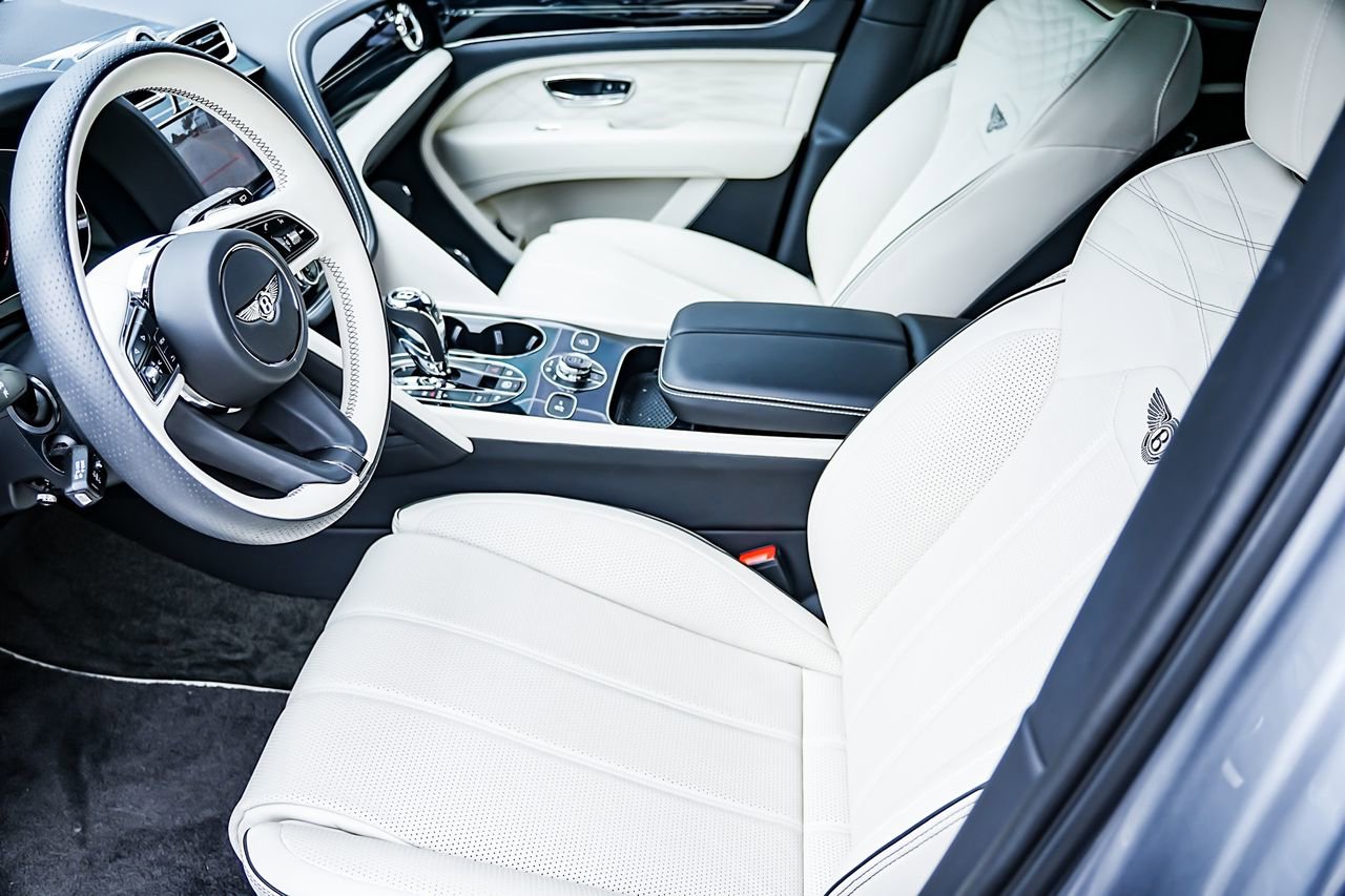 Used 2023 Bentley Bentayga Extended Wheelbase image 14