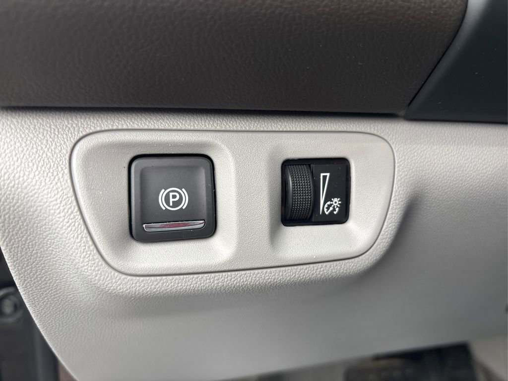 Used 2023 GMC Acadia SLE w/ Driver Convenience Package image 37