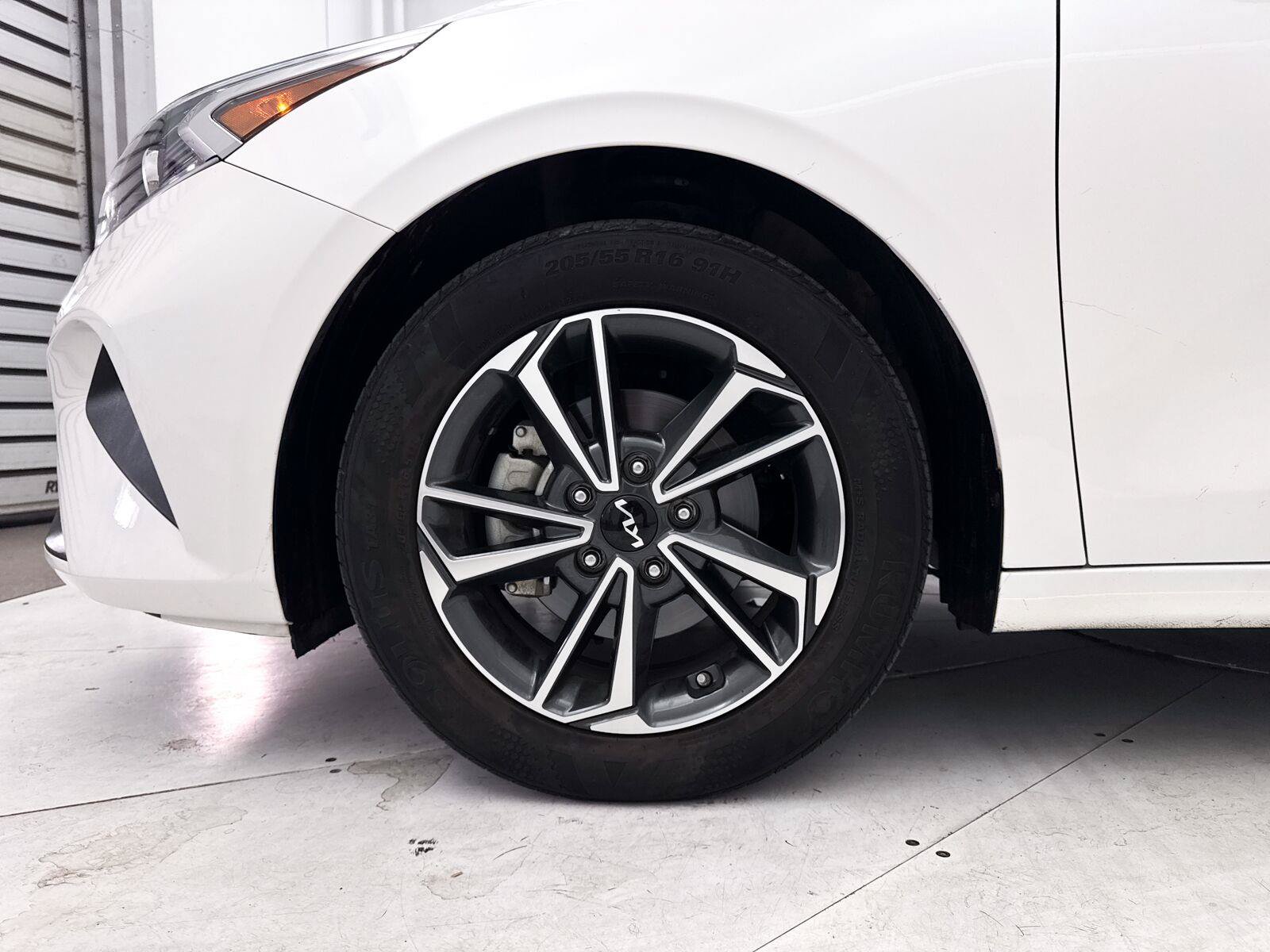 Used 2022 Kia Forte LXS w/ LXS Technology Package FWD image 14