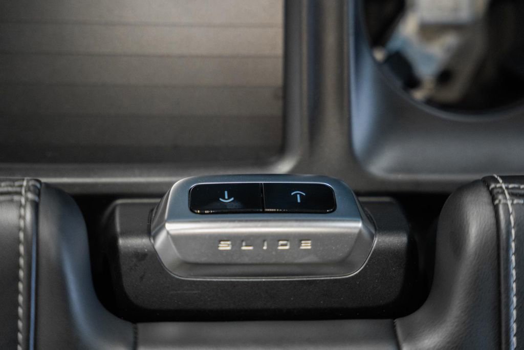 Used 2025 Ford Expedition Max Platinum image 35