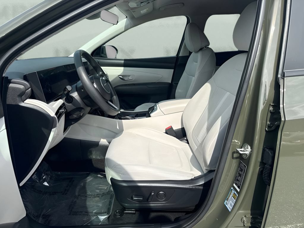 Used 2025 Hyundai Tucson SEL FWD image 9