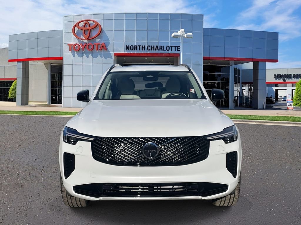 Used 2026 Volvo XC90 B6 Ultra w/ Lounge Package image 2