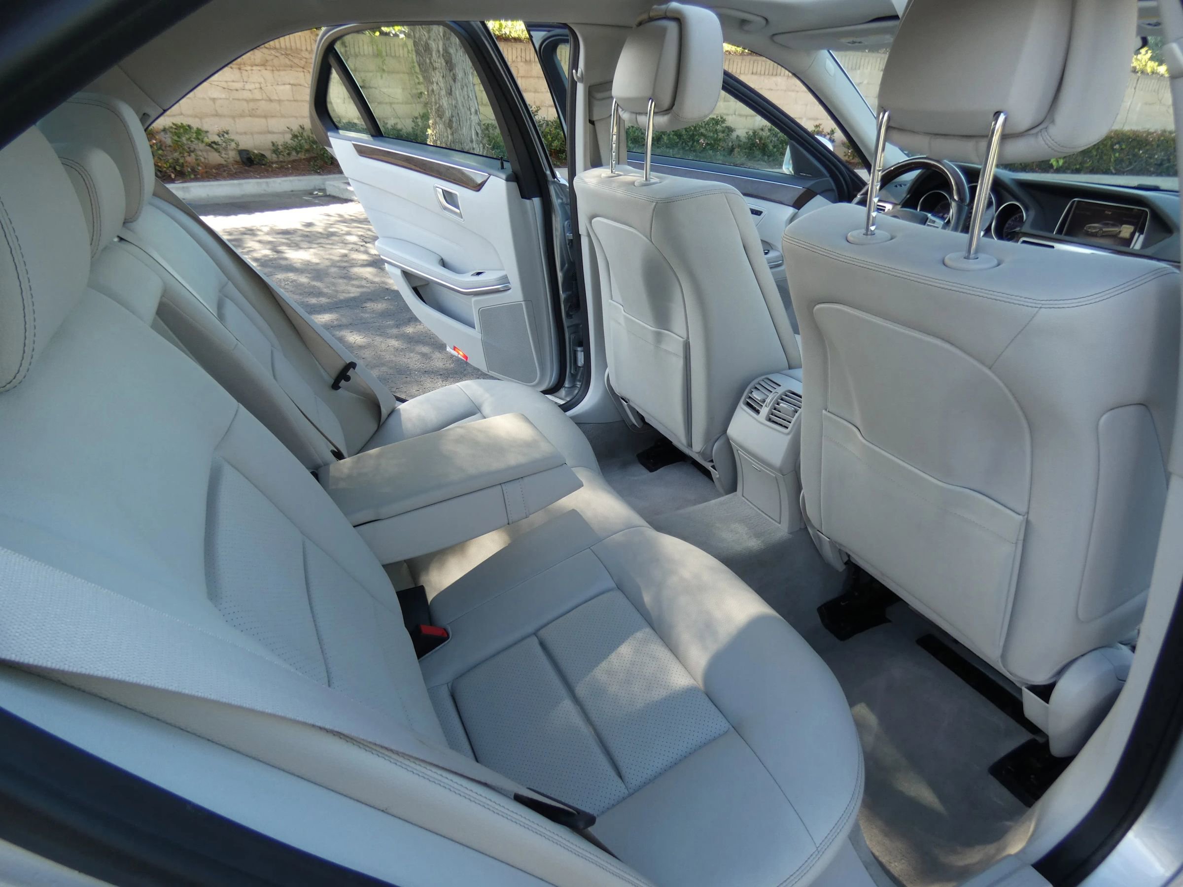 Used 2016 Mercedes-Benz E 350 Sedan w/ Premium Package image 20