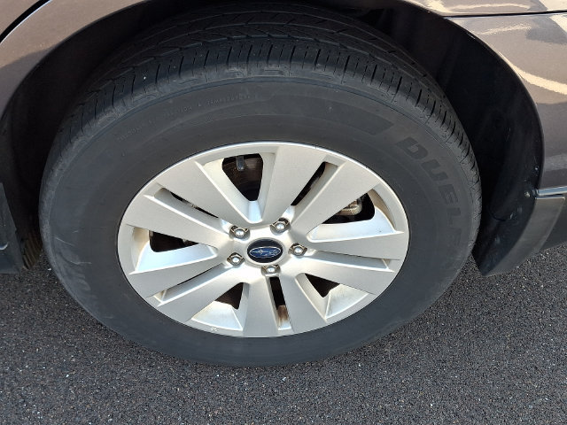 Used 2017 Subaru Outback 2.5i Premium w/ Popular Package #2 AWD/4WD image 4