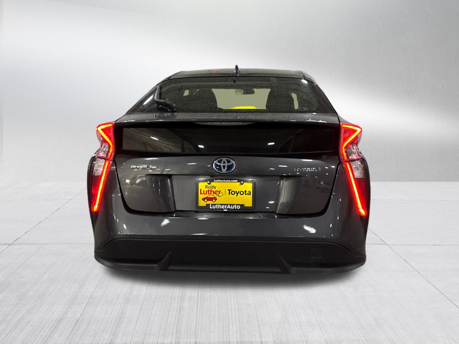 Used 2017 Toyota Prius Three Touring FWD image 5