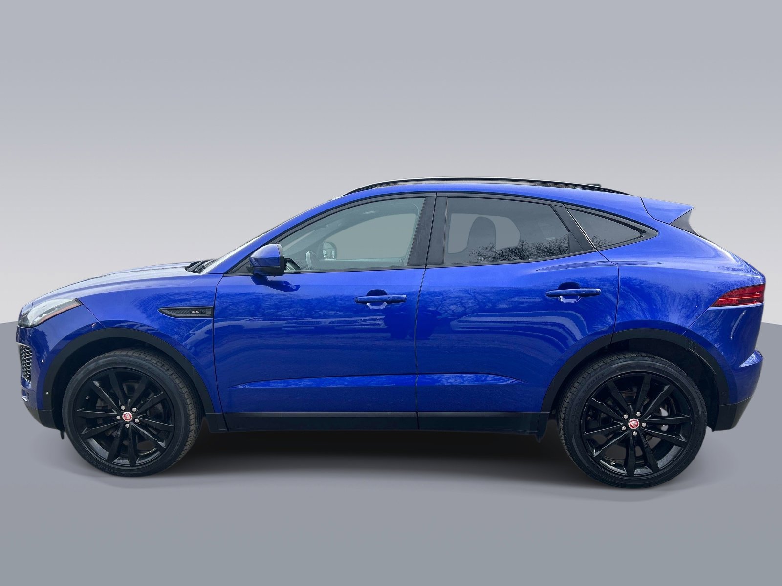 Used 2018 Jaguar E-PACE SE image 6