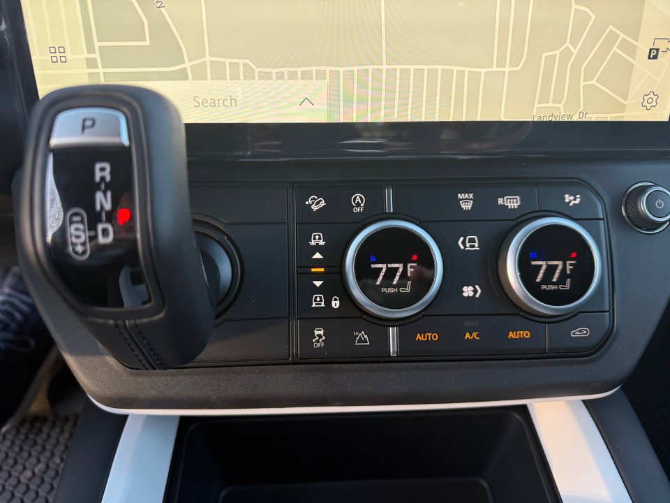 New 2026 Land Rover Defender 110 X-Dynamic SE AWD/4WD image 16