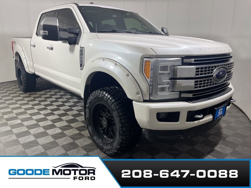 Used 2017 Ford F250 Platinum w/ Platinum Ultimate Package image 2