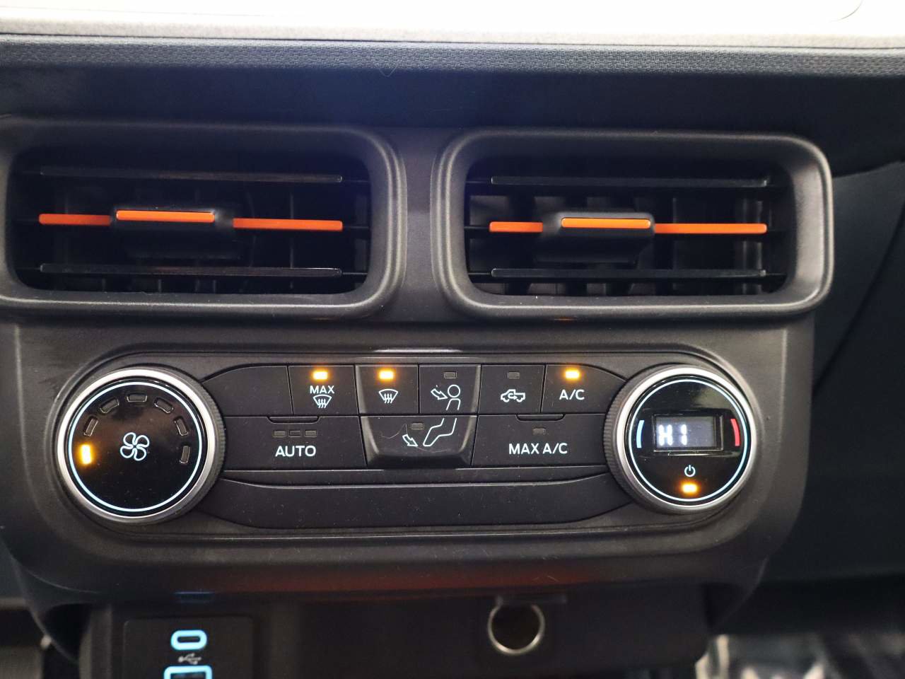 Certified 2022 Ford Maverick XLT w/ Equipment Group 300A Standard image 11