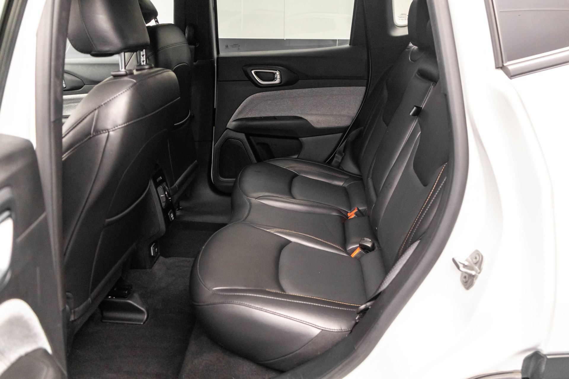 Used 2023 Jeep Compass Latitude AWD/4WD image 28