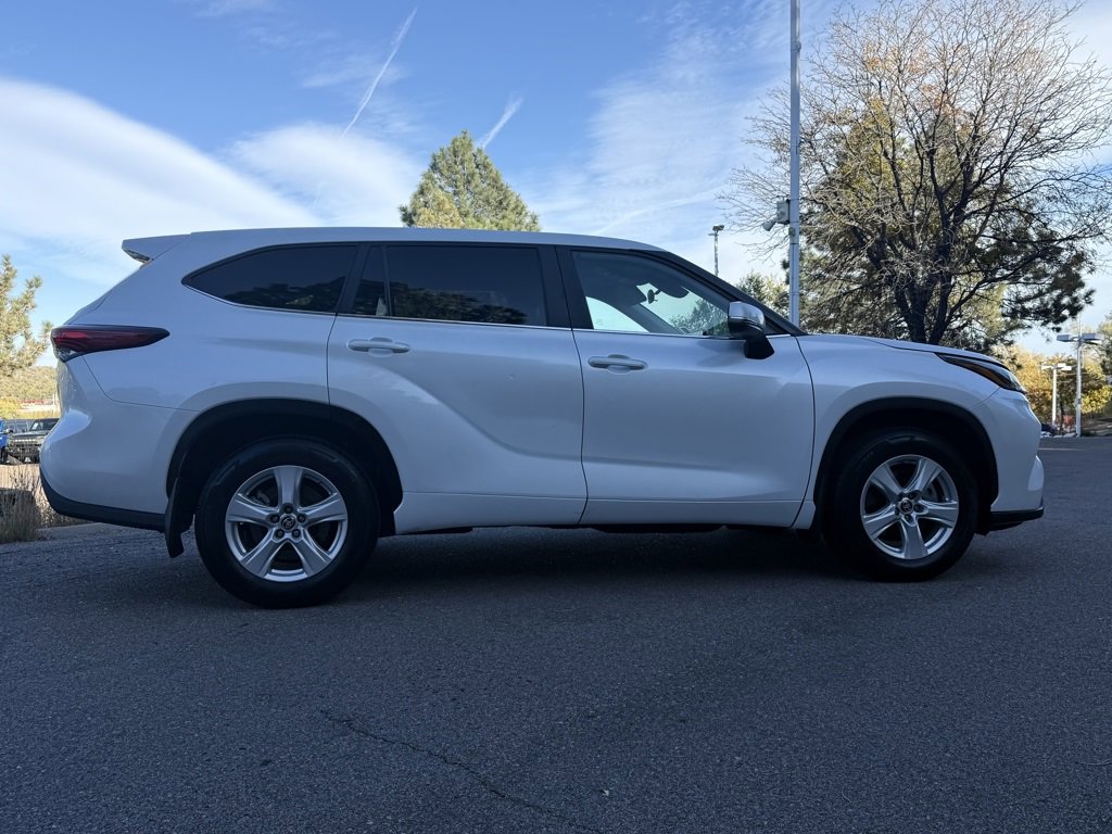 Used 2023 Toyota Highlander LE image 8