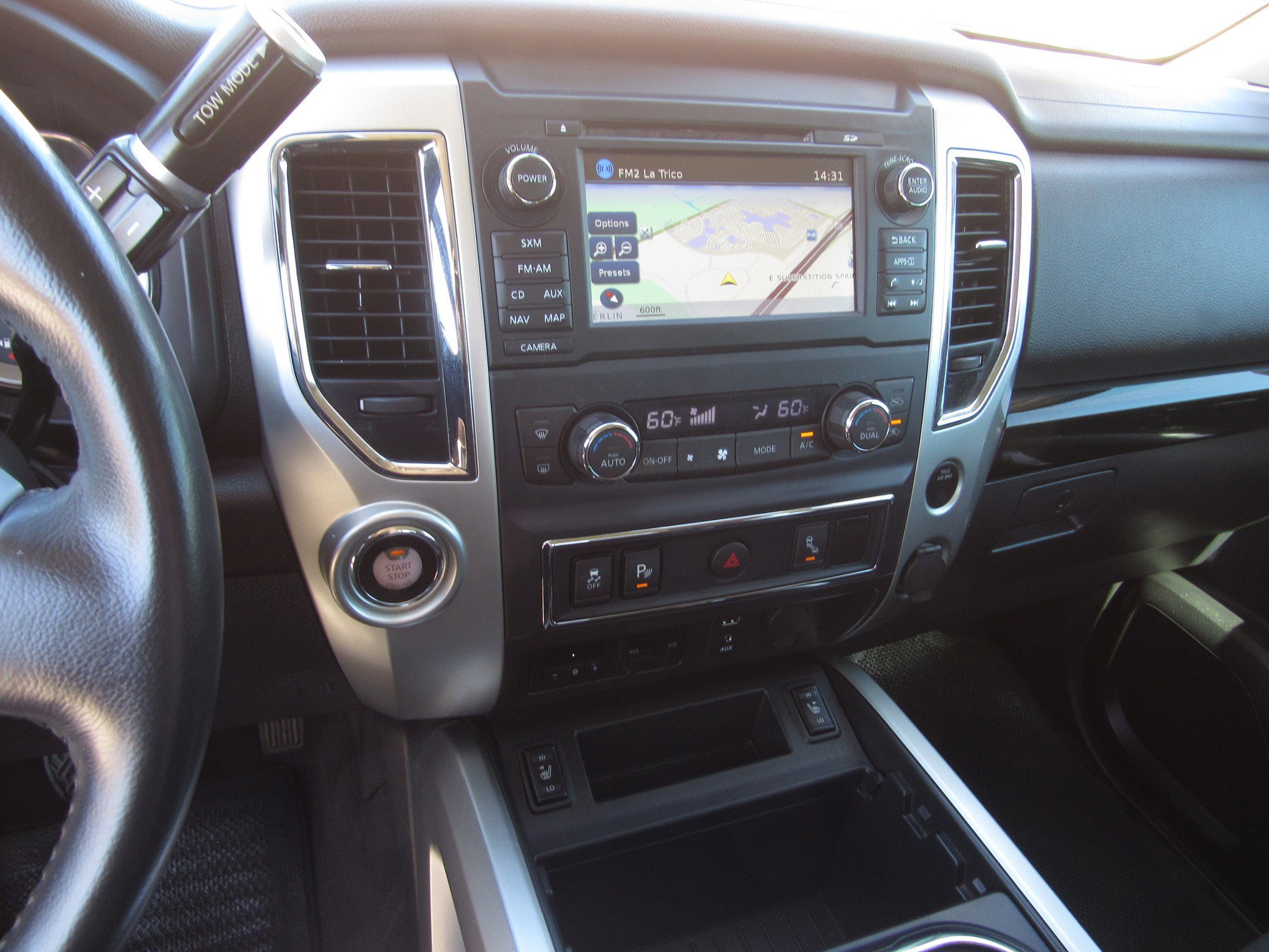Used 2017 Nissan Titan SV image 17