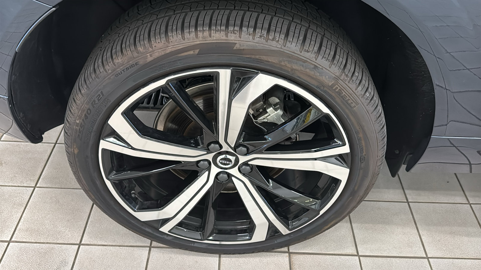 Used 2024 Volvo XC60 T8 Ultimate w/ Protection Package Premier AWD/4WD image 31